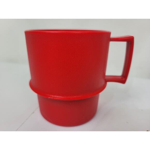 3 Tupperware 1312-7 Red Snowflake Stackable Coffee Mugs Cups - EUC - Picture 3 of 4